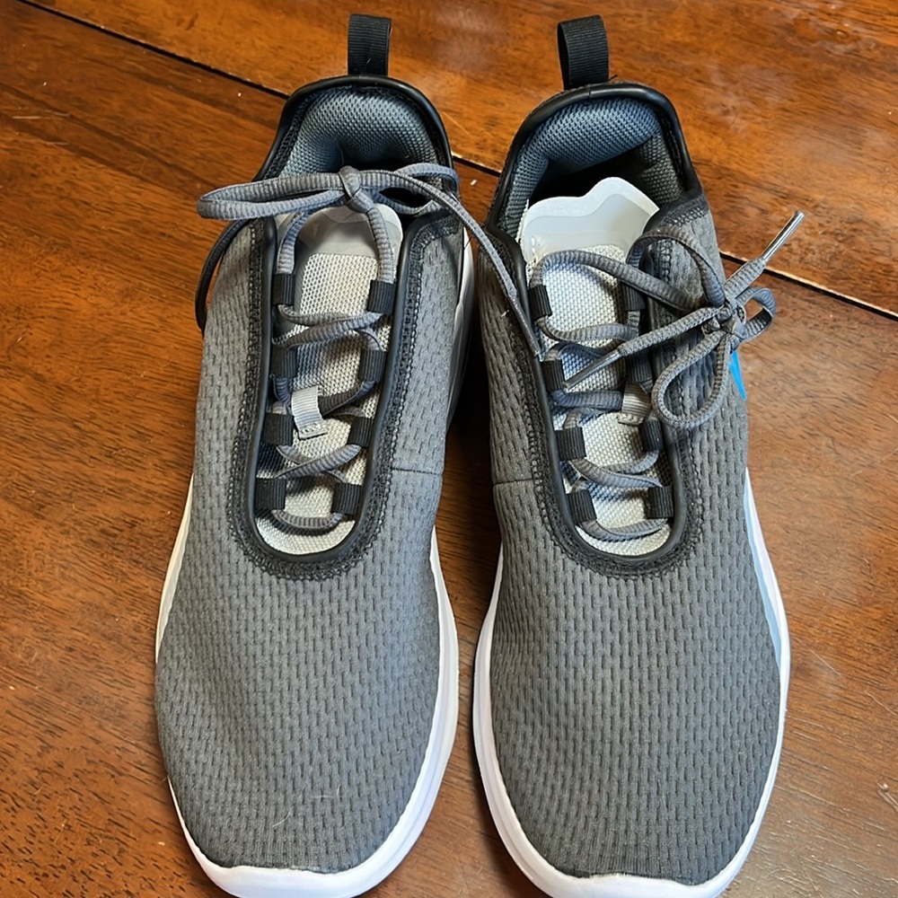 Nike Air Max Gray and Blue Athletic Shoe - Picture 2 of 7